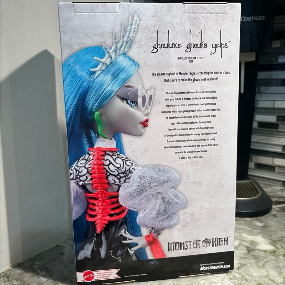 Monster High Skullector Collectors Ghouluxe Ghoulia Yelps NIB Mattel Creations N
